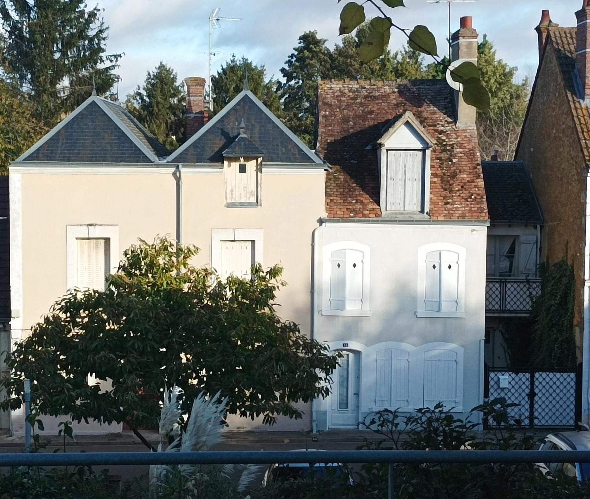 La Maison Au Bord De L'Eau Gracay Exterior photo